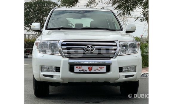 Buy Import Toyota Land Cruiser White Car in Import - Dubai in Enga Buy Import Toyota Land Cruiser White Car in Import - Dubai in Enga