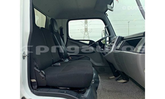 Buy Import Mitsubishi L400 White Truck in Import - Dubai in Enga Buy Import Mitsubishi L400 White Truck in Import - Dubai in Enga