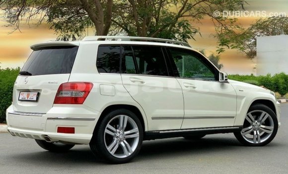Buy Import Mercedes-Benz 190 White Car in Import - Dubai in Enga Buy Import Mercedes-Benz 190 White Car in Import - Dubai in Enga