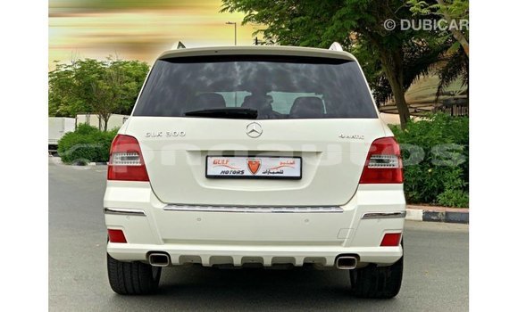 Buy Import Mercedes-Benz 190 White Car in Import - Dubai in Enga Buy Import Mercedes-Benz 190 White Car in Import - Dubai in Enga