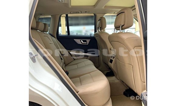 Buy Import Mercedes-Benz 190 White Car in Import - Dubai in Enga Buy Import Mercedes-Benz 190 White Car in Import - Dubai in Enga