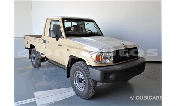 Buy Import Toyota Land Cruiser Beige Car in Import - Dubai in Enga Buy Import Toyota Land Cruiser Beige Car in Import - Dubai in Enga