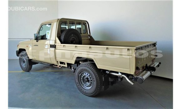 Buy Import Toyota Land Cruiser Beige Car in Import - Dubai in Enga Buy Import Toyota Land Cruiser Beige Car in Import - Dubai in Enga