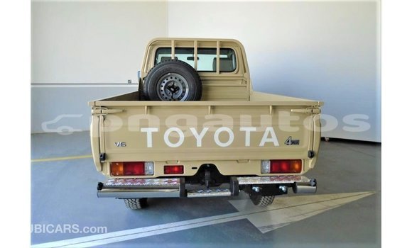 Buy Import Toyota Land Cruiser Beige Car in Import - Dubai in Enga Buy Import Toyota Land Cruiser Beige Car in Import - Dubai in Enga