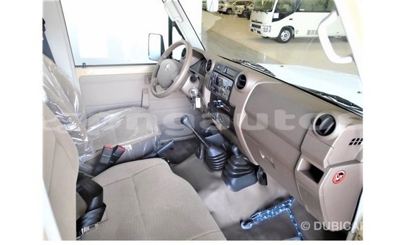 Buy Import Toyota Land Cruiser Beige Car in Import - Dubai in Enga Buy Import Toyota Land Cruiser Beige Car in Import - Dubai in Enga