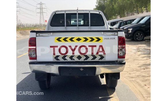 Buy Import Toyota Hilux White Car in Import - Dubai in Enga Buy Import Toyota Hilux White Car in Import - Dubai in Enga