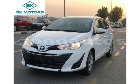 Buy Import Toyota Yaris White Car in Import - Dubai in Enga
