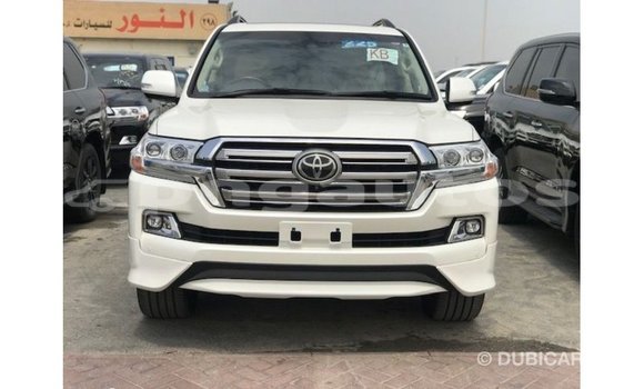 Buy Import Toyota Land Cruiser White Car in Import - Dubai in Enga Buy Import Toyota Land Cruiser White Car in Import - Dubai in Enga