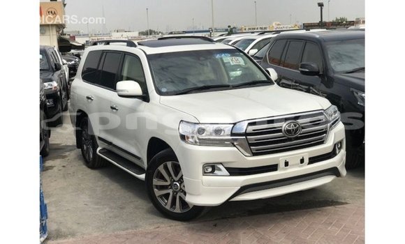 Buy Import Toyota Land Cruiser White Car in Import - Dubai in Enga Buy Import Toyota Land Cruiser White Car in Import - Dubai in Enga
