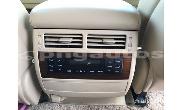 Buy Import Toyota Land Cruiser White Car in Import - Dubai in Enga Buy Import Toyota Land Cruiser White Car in Import - Dubai in Enga