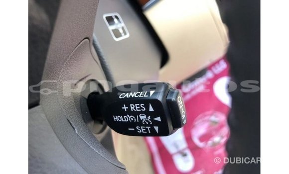 Buy Import Toyota Land Cruiser White Car in Import - Dubai in Enga Buy Import Toyota Land Cruiser White Car in Import - Dubai in Enga