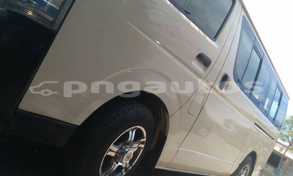 Buy Used Toyota Hiace Beige Car in Port Moresby in National Capital District Buy Used Toyota Hiace Beige Car in Port Moresby in National Capital District