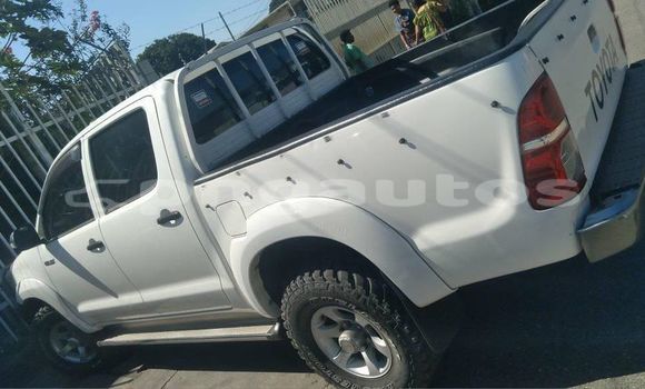 Buy Used Toyota Hilux White Car in Port Moresby in National Capital District Buy Used Toyota Hilux White Car in Port Moresby in National Capital District