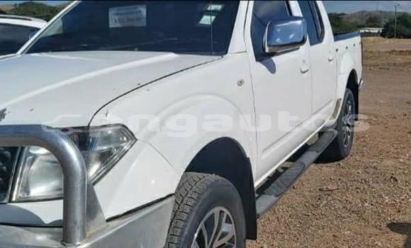Buy Used Nissan Navara White Car in Port Moresby in National Capital District