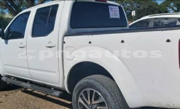 Buy Used Nissan Navara White Car in Port Moresby in National Capital District Buy Used Nissan Navara White Car in Port Moresby in National Capital District