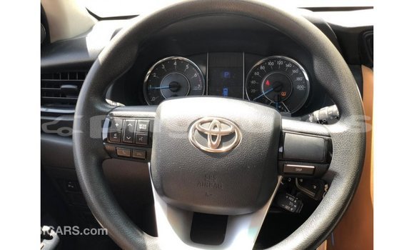 Buy Import Toyota Fortuner White Car in Import - Dubai in Enga Buy Import Toyota Fortuner White Car in Import - Dubai in Enga