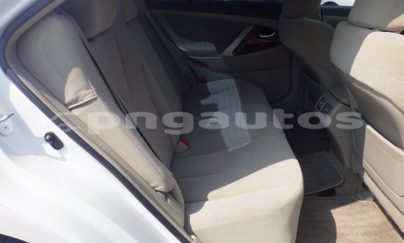 Buy Used Toyota Camry White Car in Lae in Morobe Buy Used Toyota Camry White Car in Lae in Morobe