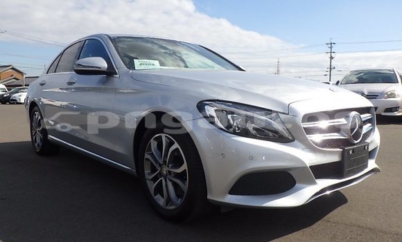 Buy Used Mercedes Viano Silver Car in Port Moresby in National Capital District