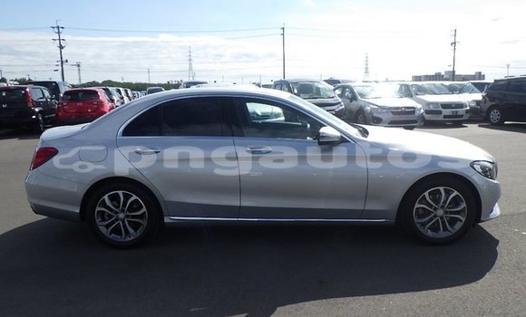 Buy Used Mercedes Viano Silver Car in Port Moresby in National Capital District Buy Used Mercedes Viano Silver Car in Port Moresby in National Capital District