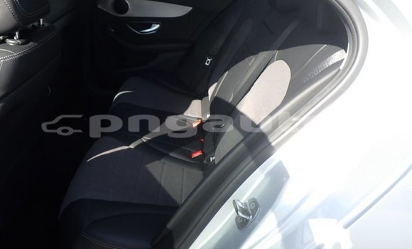 Buy Used Mercedes Viano Silver Car in Port Moresby in National Capital District Buy Used Mercedes Viano Silver Car in Port Moresby in National Capital District