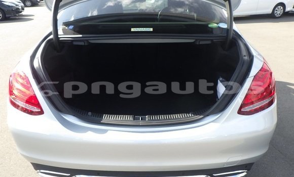 Buy Used Mercedes Viano Silver Car in Port Moresby in National Capital District Buy Used Mercedes Viano Silver Car in Port Moresby in National Capital District