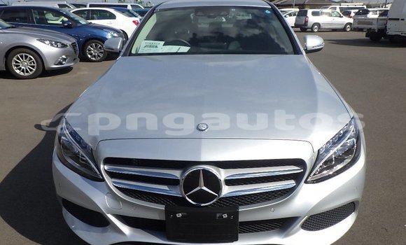 Buy Used Mercedes Viano Silver Car in Port Moresby in National Capital District Buy Used Mercedes Viano Silver Car in Port Moresby in National Capital District