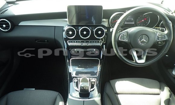 Buy Used Mercedes Viano Silver Car in Port Moresby in National Capital District Buy Used Mercedes Viano Silver Car in Port Moresby in National Capital District