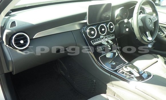 Buy Used Mercedes Viano Silver Car in Port Moresby in National Capital District Buy Used Mercedes Viano Silver Car in Port Moresby in National Capital District