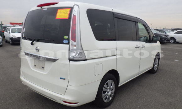 Buy Used Nissan Serena White Car in Port Moresby in National Capital District Buy Used Nissan Serena White Car in Port Moresby in National Capital District