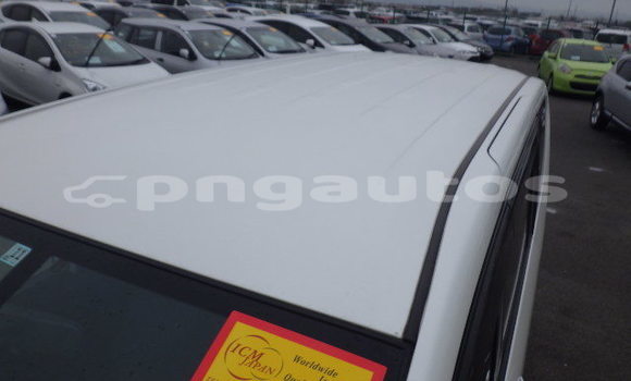 Buy Used Nissan Serena White Car in Port Moresby in National Capital District Buy Used Nissan Serena White Car in Port Moresby in National Capital District