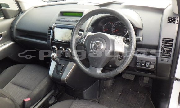 Buy Used Mazda Mazda Premacy White Car in Port Moresby in National Capital District Buy Used Mazda Mazda Premacy White Car in Port Moresby in National Capital District