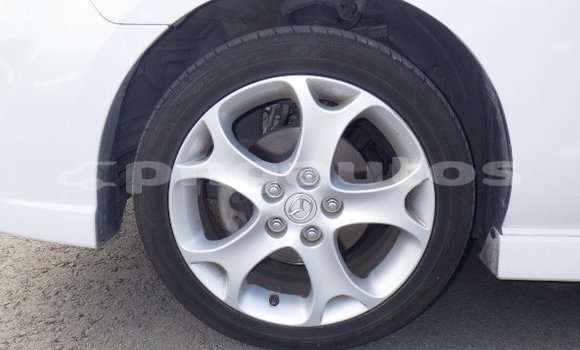 Buy Used Mazda Mazda Premacy White Car in Port Moresby in National Capital District Buy Used Mazda Mazda Premacy White Car in Port Moresby in National Capital District