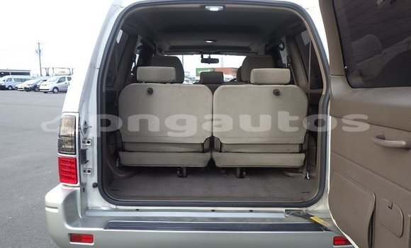 Buy Used Toyota Land Cruiser Prado White Car in Port Moresby in National Capital District Buy Used Toyota Land Cruiser Prado White Car in Port Moresby in National Capital District