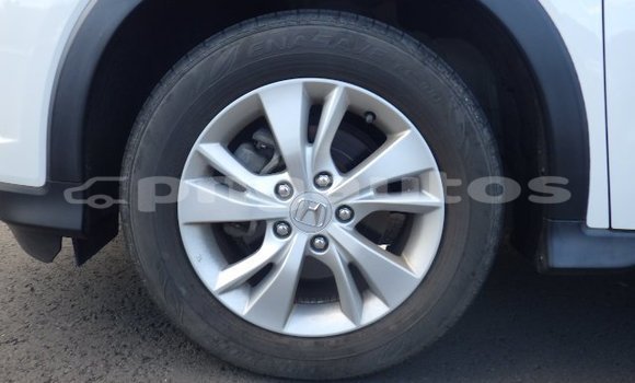 Buy Used Honda Vezel White Car in Port Moresby in National Capital District Buy Used Honda Vezel White Car in Port Moresby in National Capital District