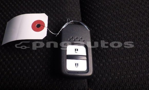 Buy Used Honda Vezel White Car in Port Moresby in National Capital District Buy Used Honda Vezel White Car in Port Moresby in National Capital District