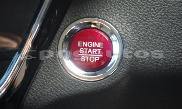 Buy Used Honda Vezel White Car in Port Moresby in National Capital District Buy Used Honda Vezel White Car in Port Moresby in National Capital District