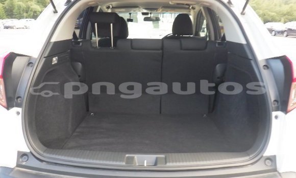 Buy Used Honda Vezel White Car in Port Moresby in National Capital District Buy Used Honda Vezel White Car in Port Moresby in National Capital District