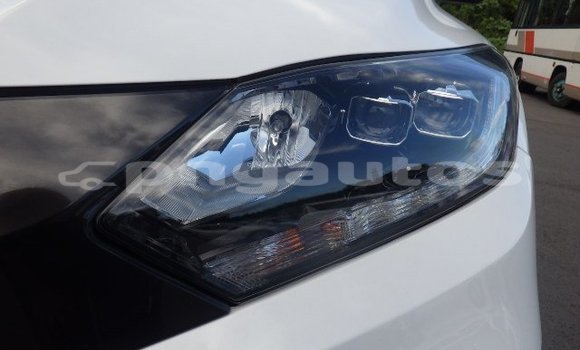 Buy Used Honda Vezel White Car in Port Moresby in National Capital District Buy Used Honda Vezel White Car in Port Moresby in National Capital District