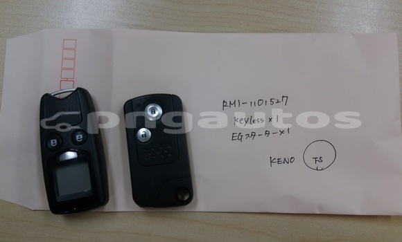 Buy Used Honda CRV White Car in Port Moresby in National Capital District Buy Used Honda CRV White Car in Port Moresby in National Capital District