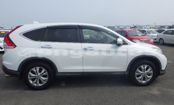 Buy Used Honda CRV White Car in Port Moresby in National Capital District Buy Used Honda CRV White Car in Port Moresby in National Capital District