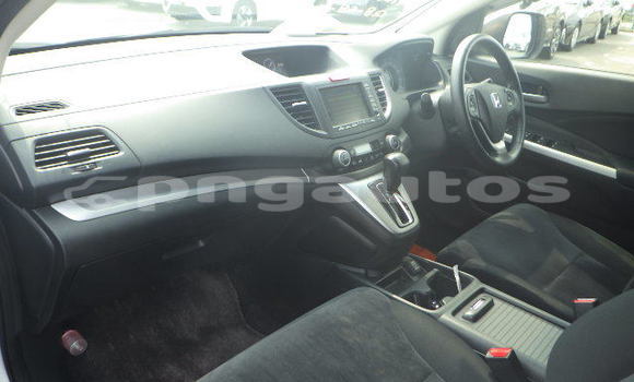 Buy Used Honda CRV White Car in Port Moresby in National Capital District Buy Used Honda CRV White Car in Port Moresby in National Capital District