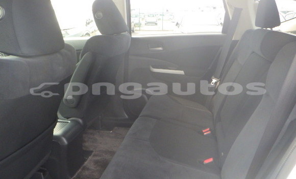 Buy Used Honda CRV White Car in Port Moresby in National Capital District Buy Used Honda CRV White Car in Port Moresby in National Capital District