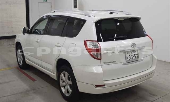 Buy Used Toyota Vanguard White Car in Port Moresby in National Capital District Buy Used Toyota Vanguard White Car in Port Moresby in National Capital District