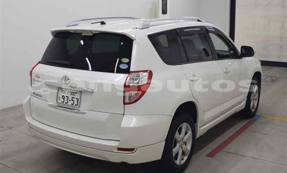 Buy Used Toyota Vanguard White Car in Port Moresby in National Capital District Buy Used Toyota Vanguard White Car in Port Moresby in National Capital District