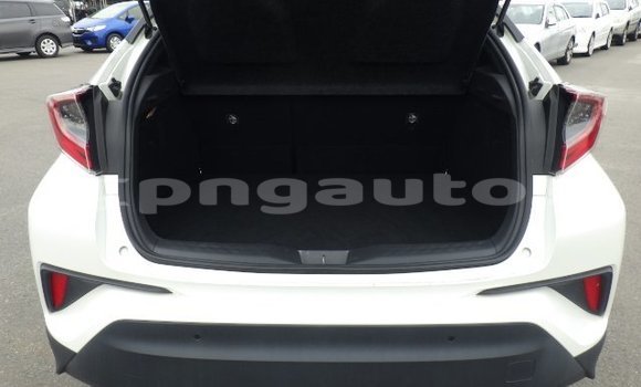 Buy Used Toyota C-HR White Car in Port Moresby in National Capital District Buy Used Toyota C-HR White Car in Port Moresby in National Capital District