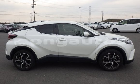 Buy Used Toyota C-HR White Car in Port Moresby in National Capital District Buy Used Toyota C-HR White Car in Port Moresby in National Capital District
