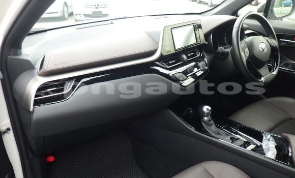 Buy Used Toyota C-HR White Car in Port Moresby in National Capital District Buy Used Toyota C-HR White Car in Port Moresby in National Capital District