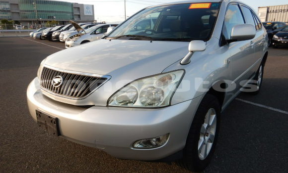 Acheter Occasion Voiture Toyota Harrier Gris à Port Moresby, National Capital District Acheter Occasion Voiture Toyota Harrier Gris à Port Moresby, National Capital District