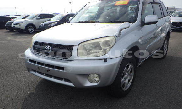 Acheter Occasion Voiture Toyota RAV4 Gris à Port Moresby, National Capital District Acheter Occasion Voiture Toyota RAV4 Gris à Port Moresby, National Capital District