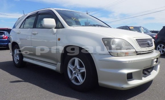 Buy Used Toyota Harrier White Car in Port Moresby in National Capital District Buy Used Toyota Harrier White Car in Port Moresby in National Capital District
